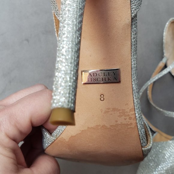 Badgley Mischka Silver sparkle Pump Size 8 - Picture 5 of 8